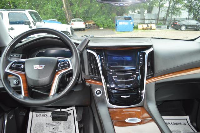 2016 Cadillac Escalade Luxury Collection