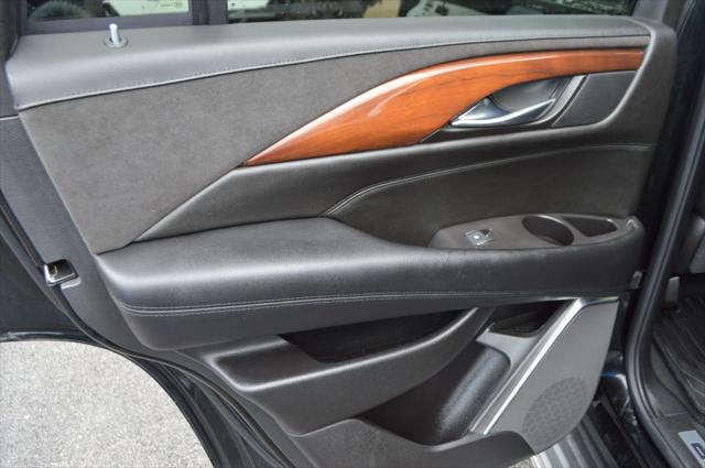 2016 Cadillac Escalade Luxury Collection