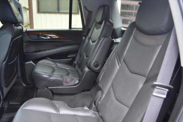 2016 Cadillac Escalade Luxury Collection