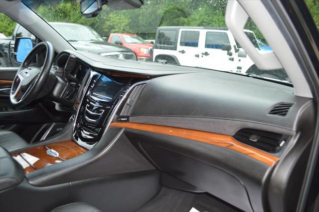 2016 Cadillac Escalade Luxury Collection