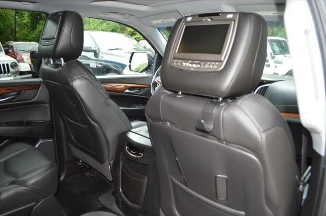 2016 Cadillac Escalade Luxury Collection