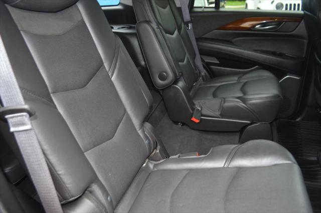 2016 Cadillac Escalade Luxury Collection