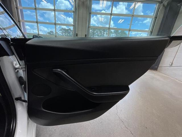 2021 Tesla Model 3 Standard Range Plus Rear-Wheel Drive