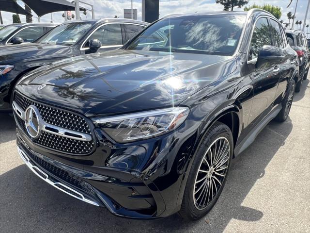 2026 Mercedes-Benz GLC GLC 300's photo
