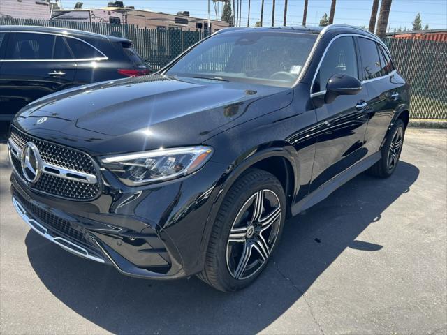 2026 Mercedes-Benz GLC GLC 300's photo