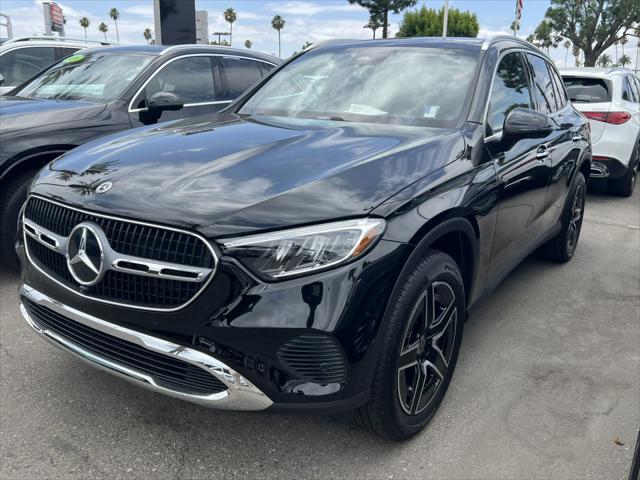2026 Mercedes-Benz GLC GLC 300's photo