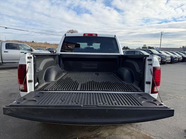2024 Ram 1500 Classic Warlock Crew Cab 4x4 5'7" Box