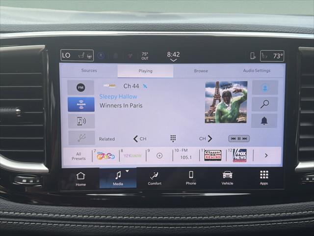 2027 Chrysler Pacifica Select