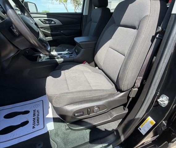 2020 Chevrolet Traverse AWD LT Cloth