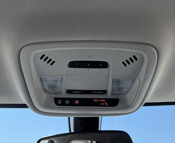 2020 Chevrolet Traverse AWD LT Cloth
