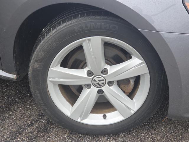 2012 Volkswagen Passat 2.5L SE