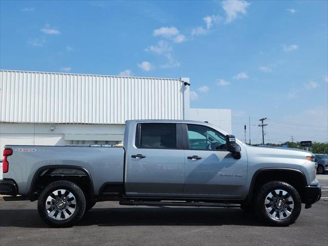 2024 Chevrolet Silverado 2500HD 4WD Crew Cab Standard Bed Custom