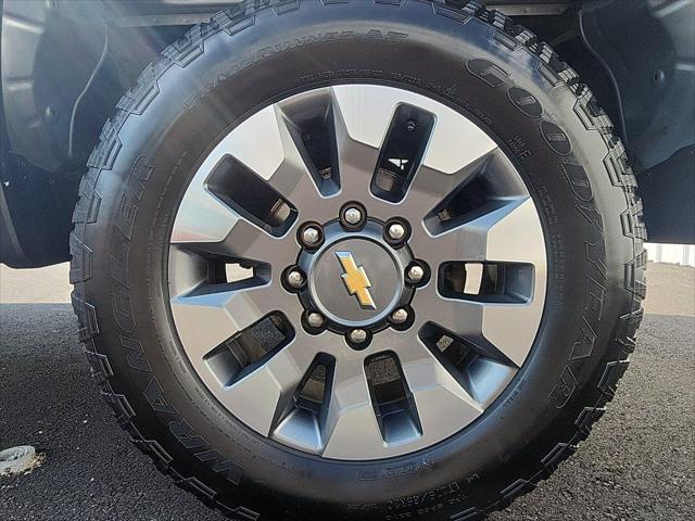2024 Chevrolet Silverado 2500HD 4WD Crew Cab Standard Bed Custom