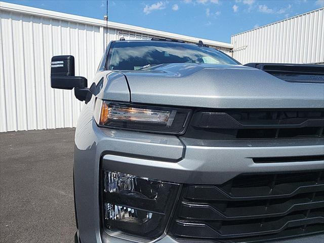 2024 Chevrolet Silverado 2500HD 4WD Crew Cab Standard Bed Custom