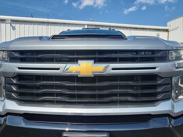 2024 Chevrolet Silverado 2500HD 4WD Crew Cab Standard Bed Custom