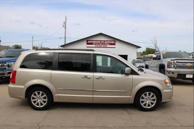 2015 Chrysler Town & Country Touring for sale in Waterloo, IA