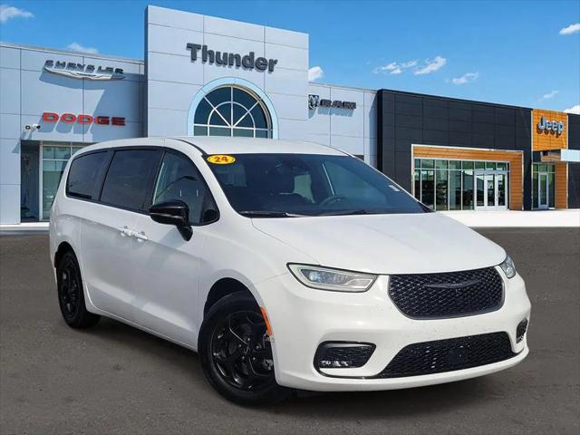 2024 Chrysler Pacifica Hybrid S Appearance Pkg for sale in Bartow, FL