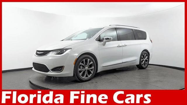 2017 Chrysler Pacifica Limited for sale in Miami, FL