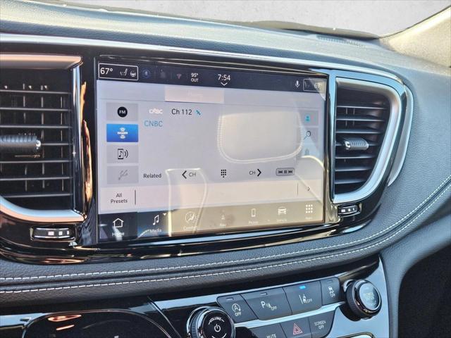 2027 Chrysler Pacifica Limited