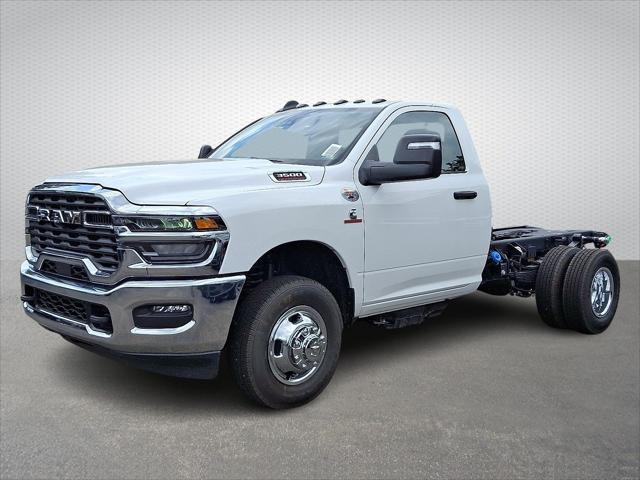 2026 RAM Ram 3500 Chassis Cab RAM 3500 TRADESMAN CHASSIS REGULAR CAB 4X4 60 CA