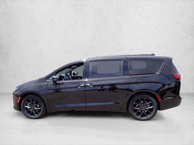 2027 Chrysler Pacifica Limited
