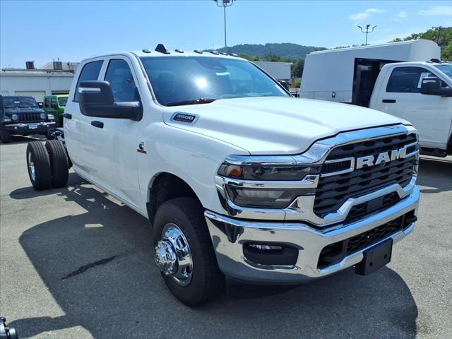 2026 RAM Ram 3500 Chassis Cab RAM 3500 TRADESMAN CREW CAB CHASSIS 4X4 60 CA