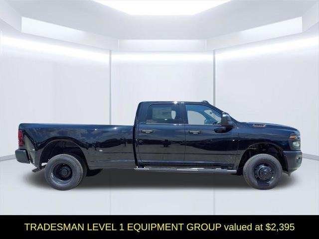 2026 RAM Ram 3500 RAM 3500 TRADESMAN CREW CAB 4X4 8 BOX