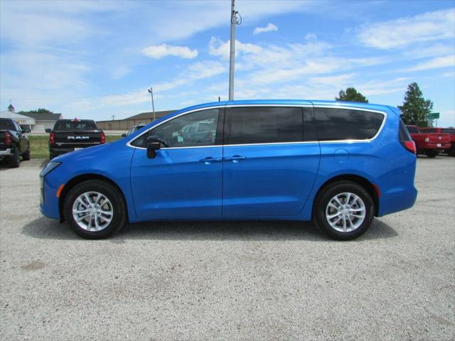 2027 Chrysler Pacifica PACIFICA SELECT AWD