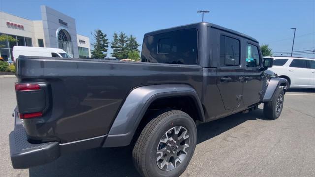 2026 Jeep Gladiator GLADIATOR SAHARA 4X4