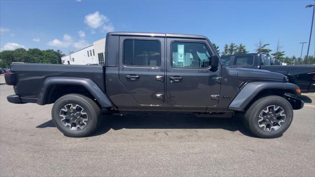 2026 Jeep Gladiator GLADIATOR SAHARA 4X4