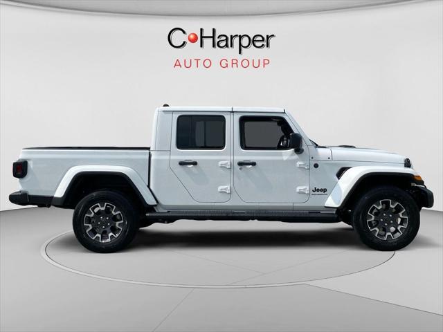 2026 Jeep Gladiator GLADIATOR SAHARA 4X4