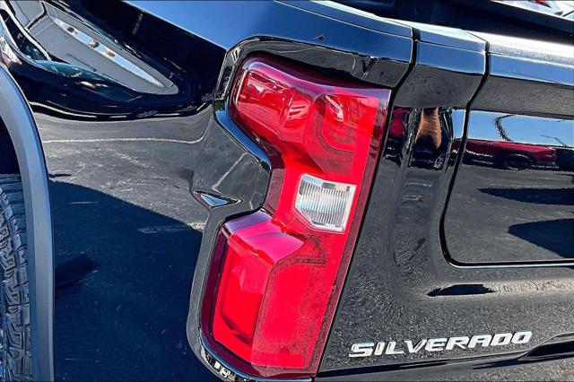 2023 Chevrolet Silverado 1500 4WD Crew Cab Short Bed ZR2