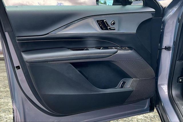 2024 Cadillac iQ Tech w/1SA