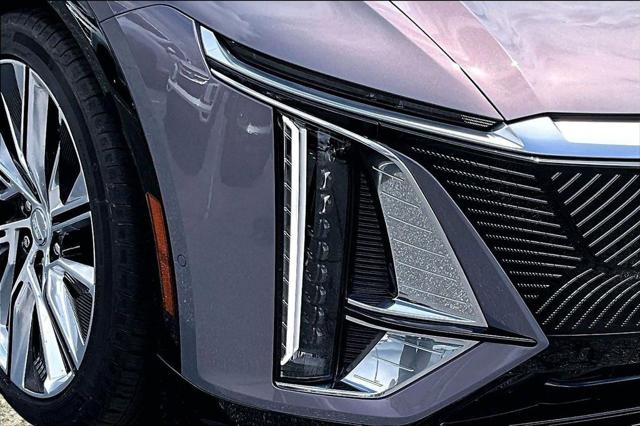 2025 Cadillac iQ Luxury 3 RWD