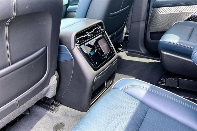 2025 Cadillac Escalade Luxury 2 AWD
