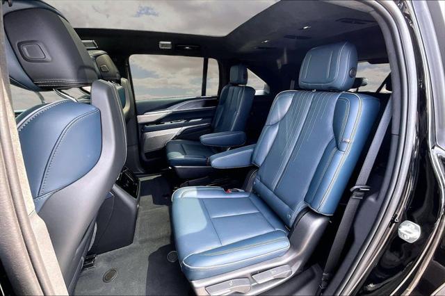 2025 Cadillac Escalade Luxury 2 AWD