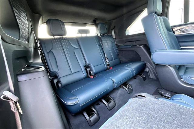 2025 Cadillac Escalade Luxury 2 AWD