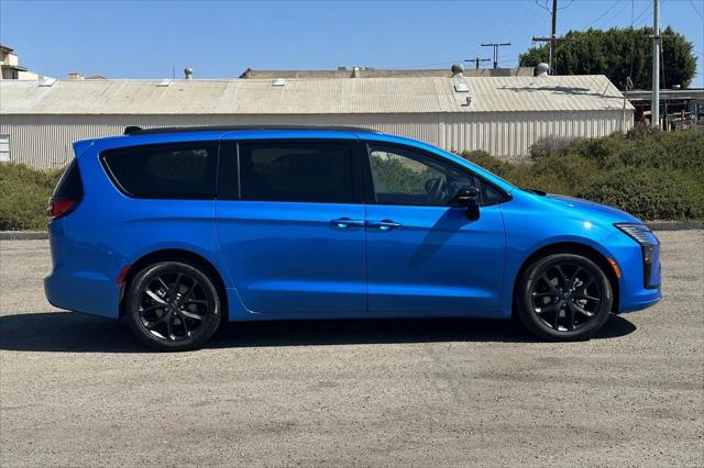 2027 Chrysler Pacifica PACIFICA LIMITED