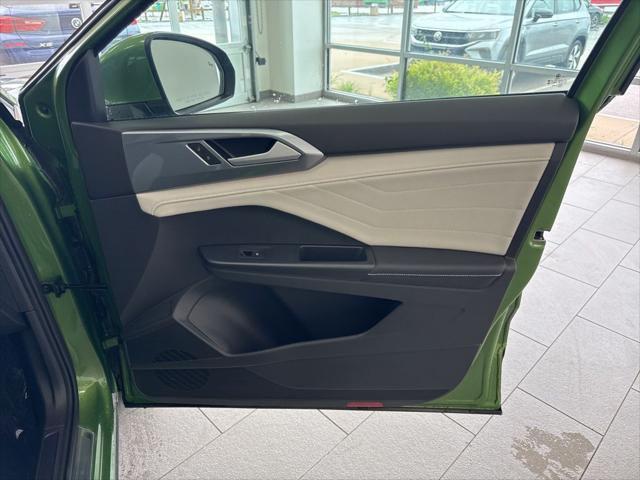2026 Volkswagen Taos SEL