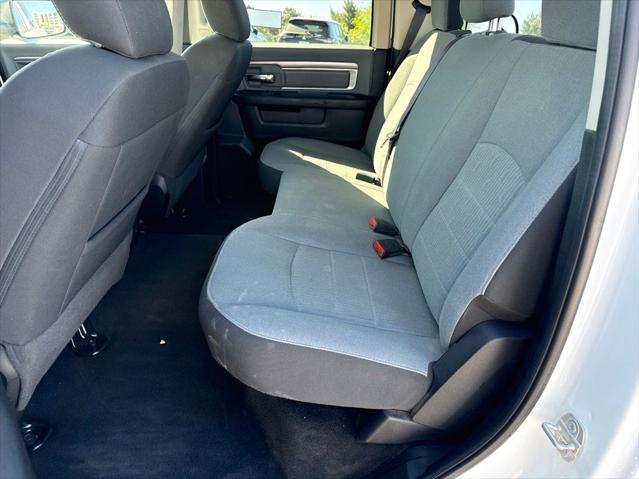 2022 Ram 1500 Classic SLT Crew Cab 4x4 5'7" Box