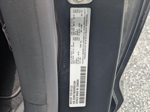 2027 Chrysler Pacifica Select