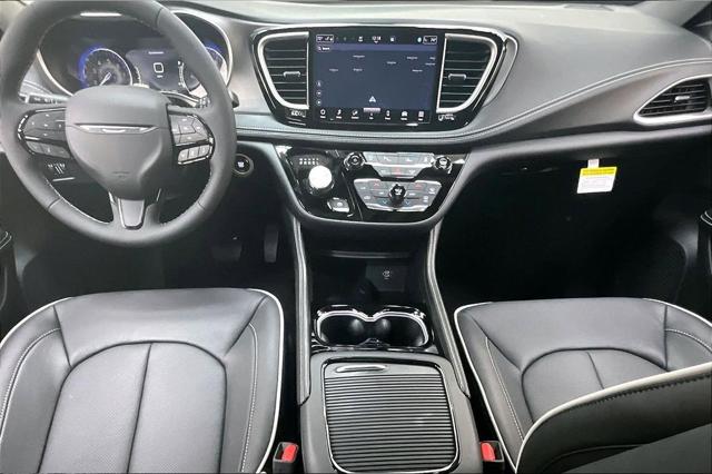 2027 Chrysler Pacifica Limited
