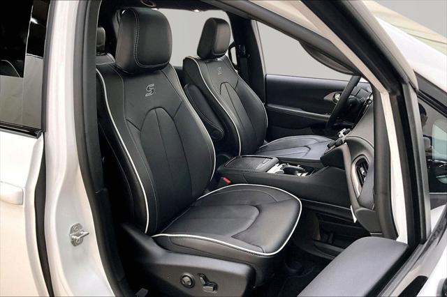 2027 Chrysler Pacifica Limited