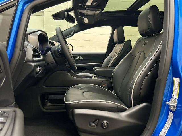 2027 Chrysler Pacifica Limited