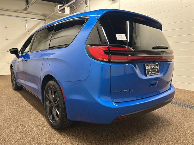 2027 Chrysler Pacifica Limited