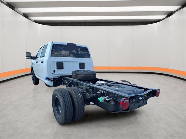 2026 RAM 3500 Chassis RAM 3500 TRADESMAN CREW CAB CHASSIS 4X4 60 CA