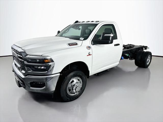 2026 RAM Ram 3500 Chassis Cab RAM 3500 TRADESMAN CHASSIS REGULAR CAB 4X2 84 CA