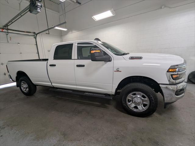 2026 RAM Ram 3500 RAM 3500 TRADESMAN CREW CAB 4X4 8 BOX