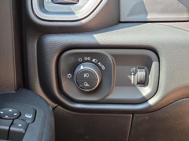 2026 Ram 3500 Tradesman Crew Cab 4x4 8 Box