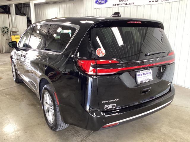 2027 Chrysler Pacifica PACIFICA SELECT AWD